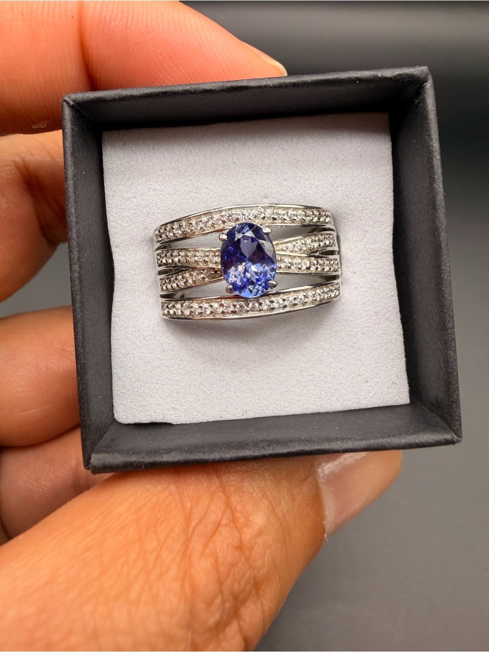 925 Sterling Silver .75 Ct Tanzanite & .25 Ctw Diamond Ring Size 9.